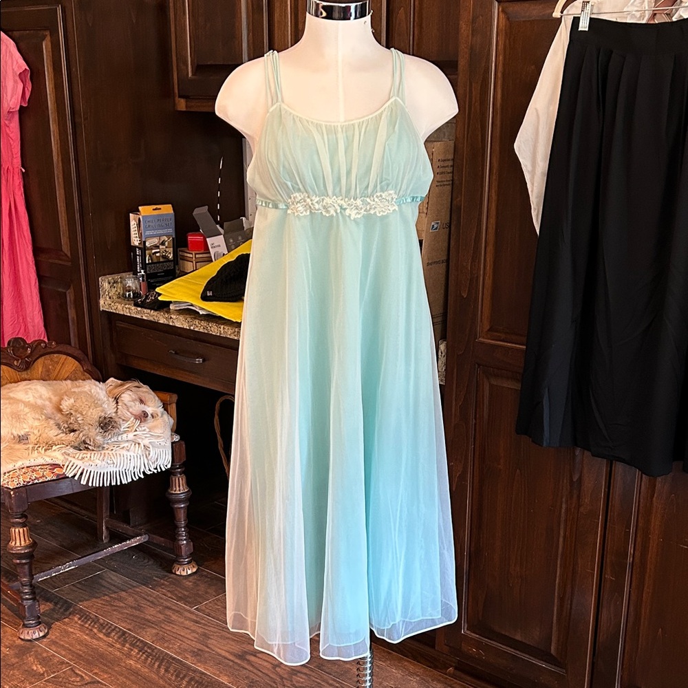 Vintage Vanity Fair Sz 34 Light Blue Night Dress EVC